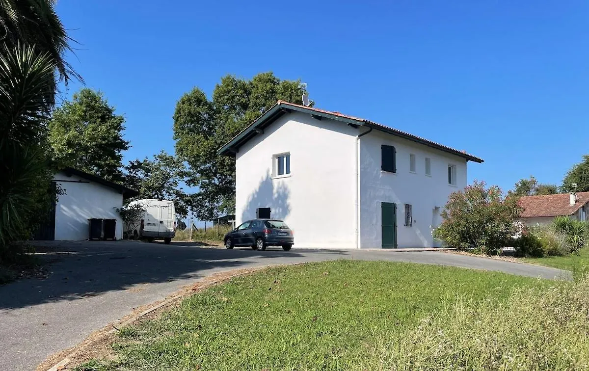 Apartment Appartement Entre Mer & Montagne, A La Campagne Ustaritz France